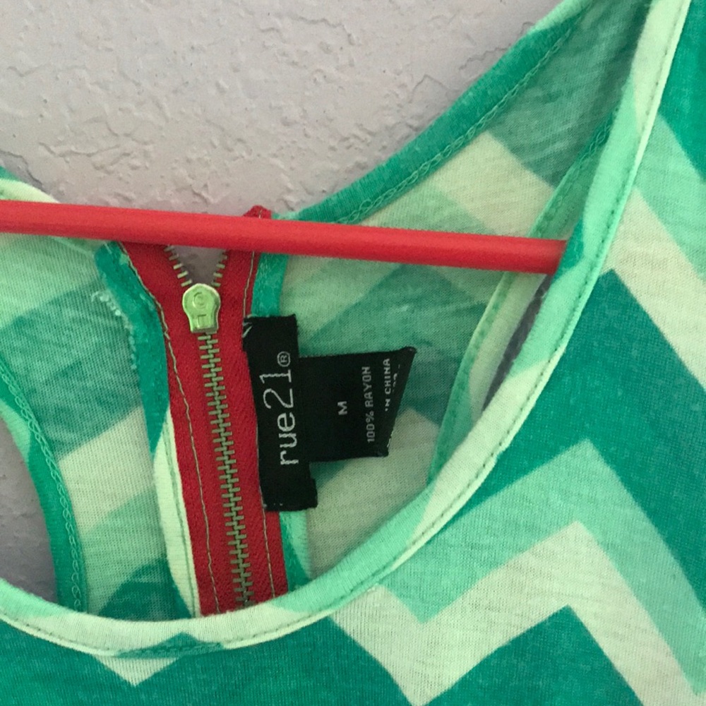 Tank top - Picture 2 of 3
